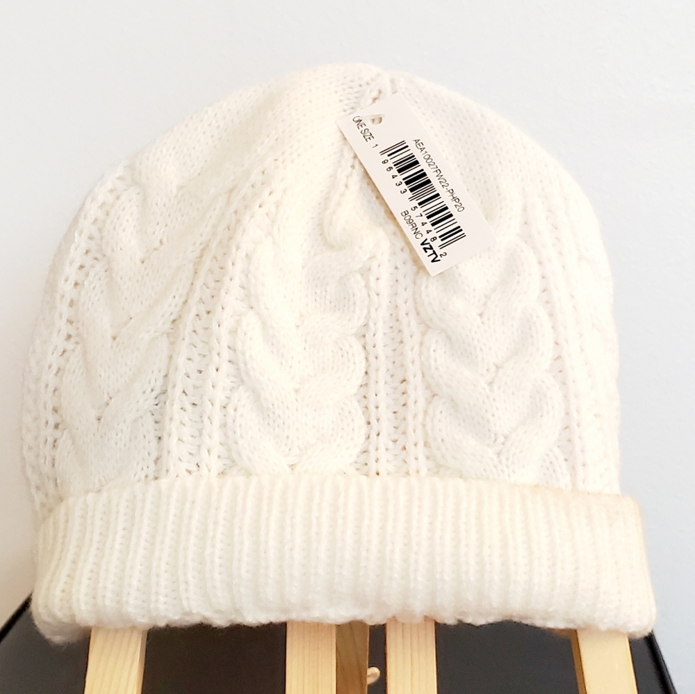 Kid's NWT Soft Stretch Cable Knit Winter Beanie